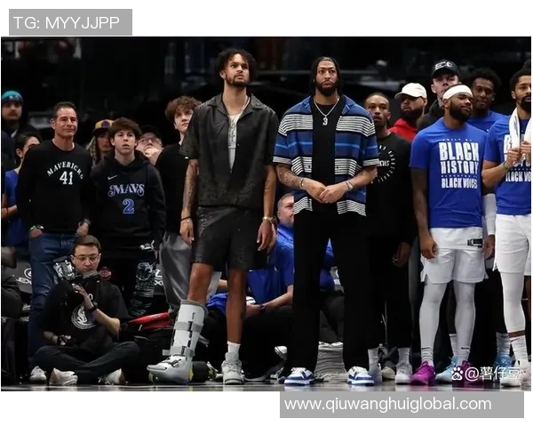 独行侠训练照曝光浓眉现身心情愉悦缺阵两场引关注